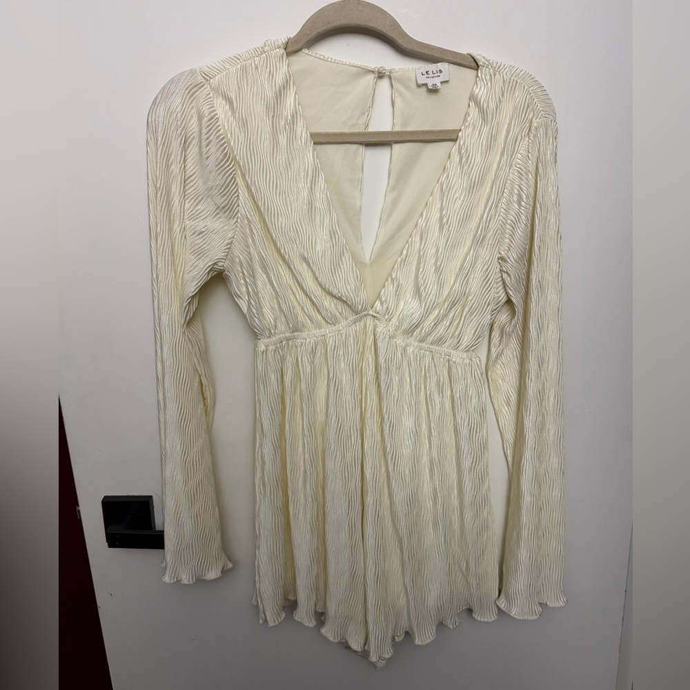 Le Lis Cream Textured Blouse